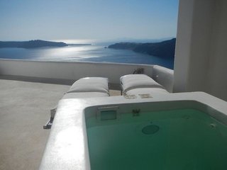 Rocabella Santorini