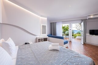 Alexandros Palace Hotel & Suites