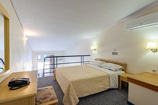 Pearl Beach Apartments