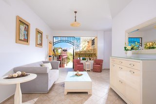 Irida Hotel Apartments