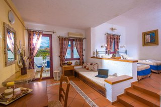 Irida Hotel Apartments