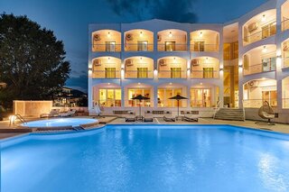 Stavros Beach Hotel