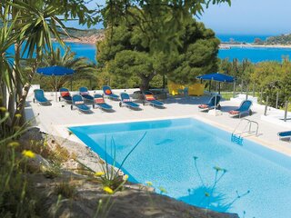 Grecotel Vouliagmeni Suites