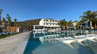 Kyknos Beach Hotel & Bungalows