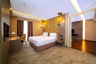 Four Points by Sheraton Production City, Dubai